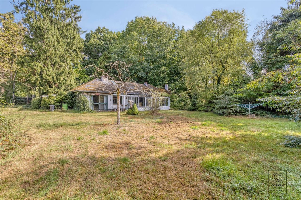 Volledig te renoveren woning op prachtig perceel van 2682 m²