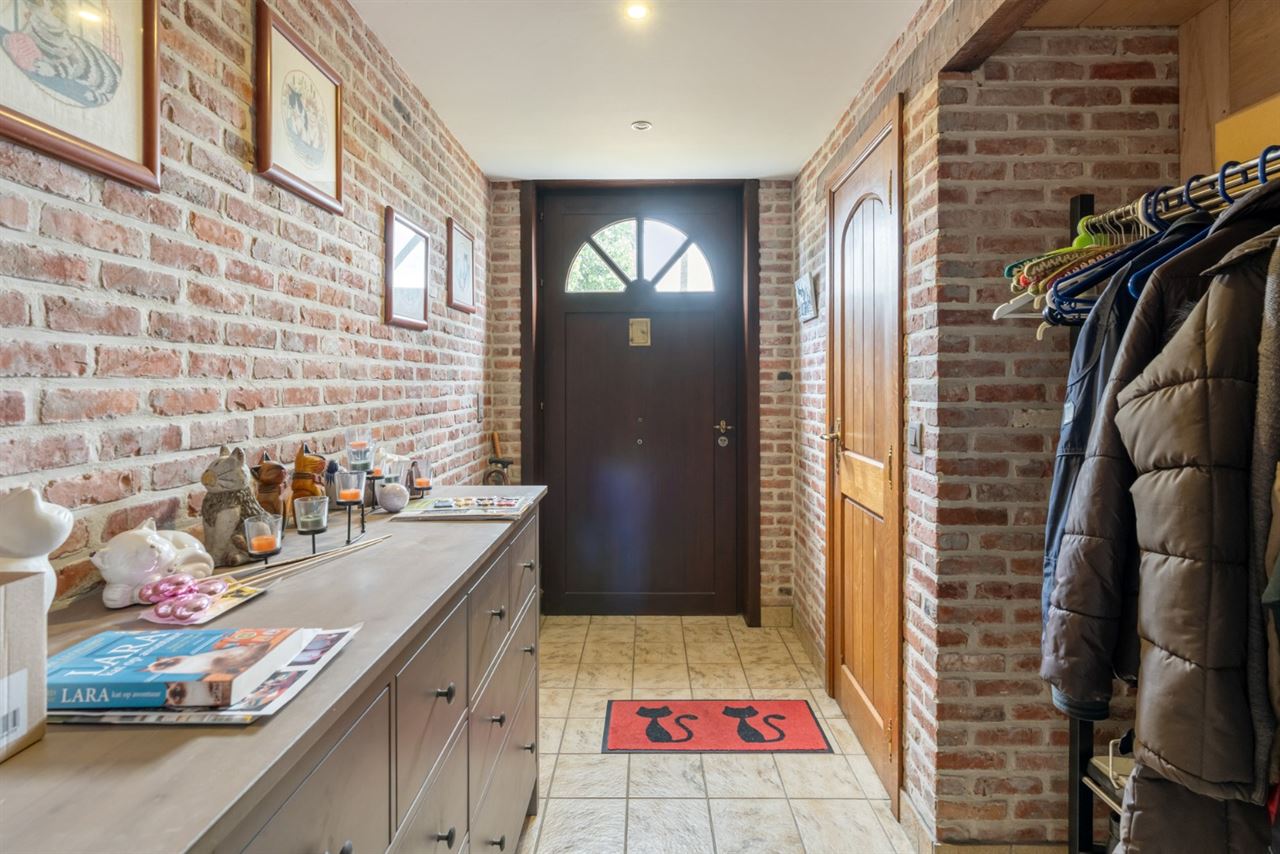Ruime woning met 5 slpk's en 319 m² bew. opp. te Westerlo!