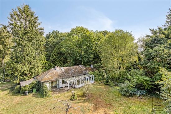 Volledig te renoveren woning op prachtig perceel van 2682 m²