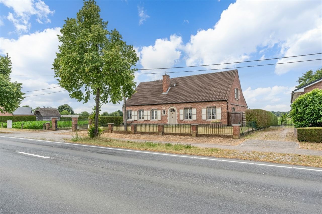 Ruime woning met 5 slpk's en 319 m² bew. opp. te Westerlo!