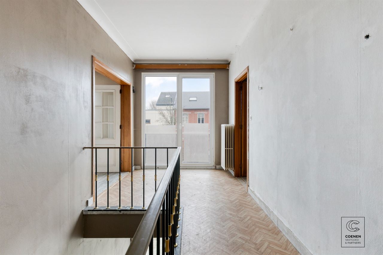 Te renoveren app. van ca. 120 m² op een gunstige ligging!