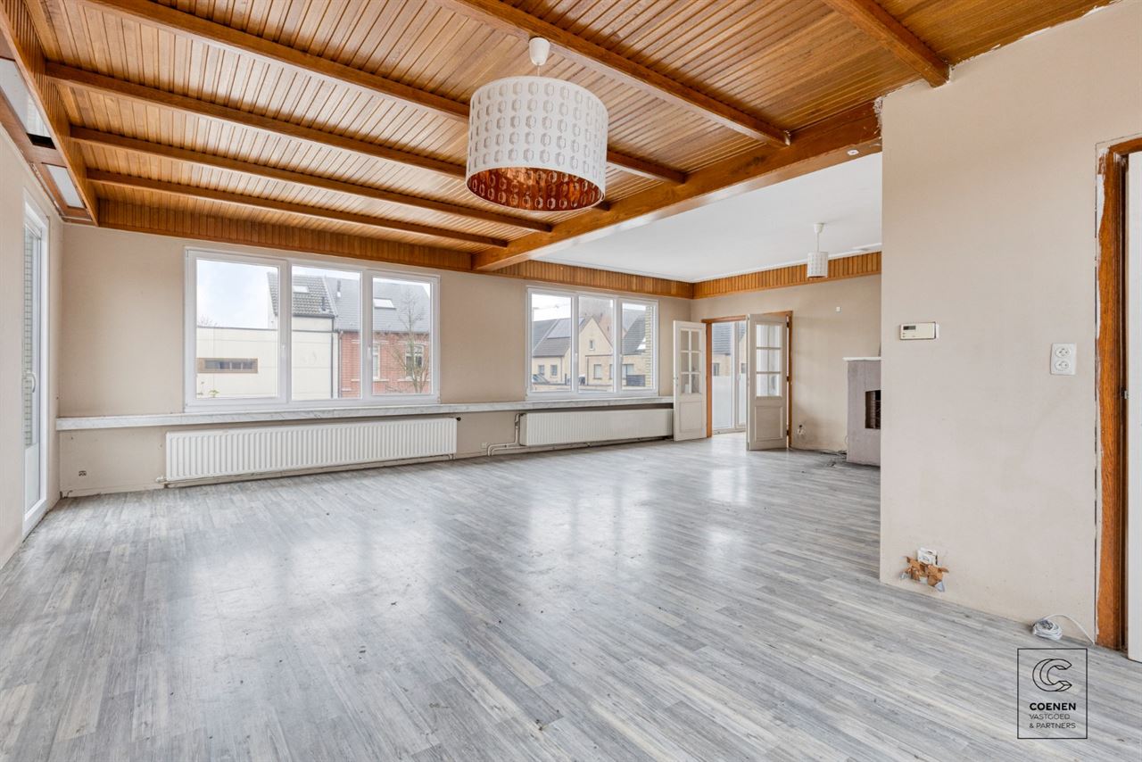 Te renoveren app. van ca. 120 m² op een gunstige ligging!
