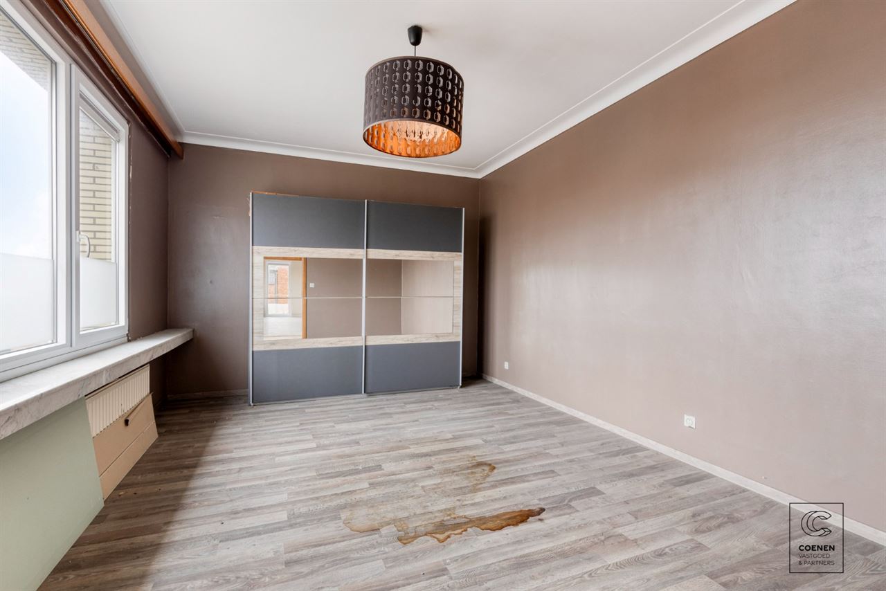 Te renoveren app. van ca. 120 m² op een gunstige ligging!