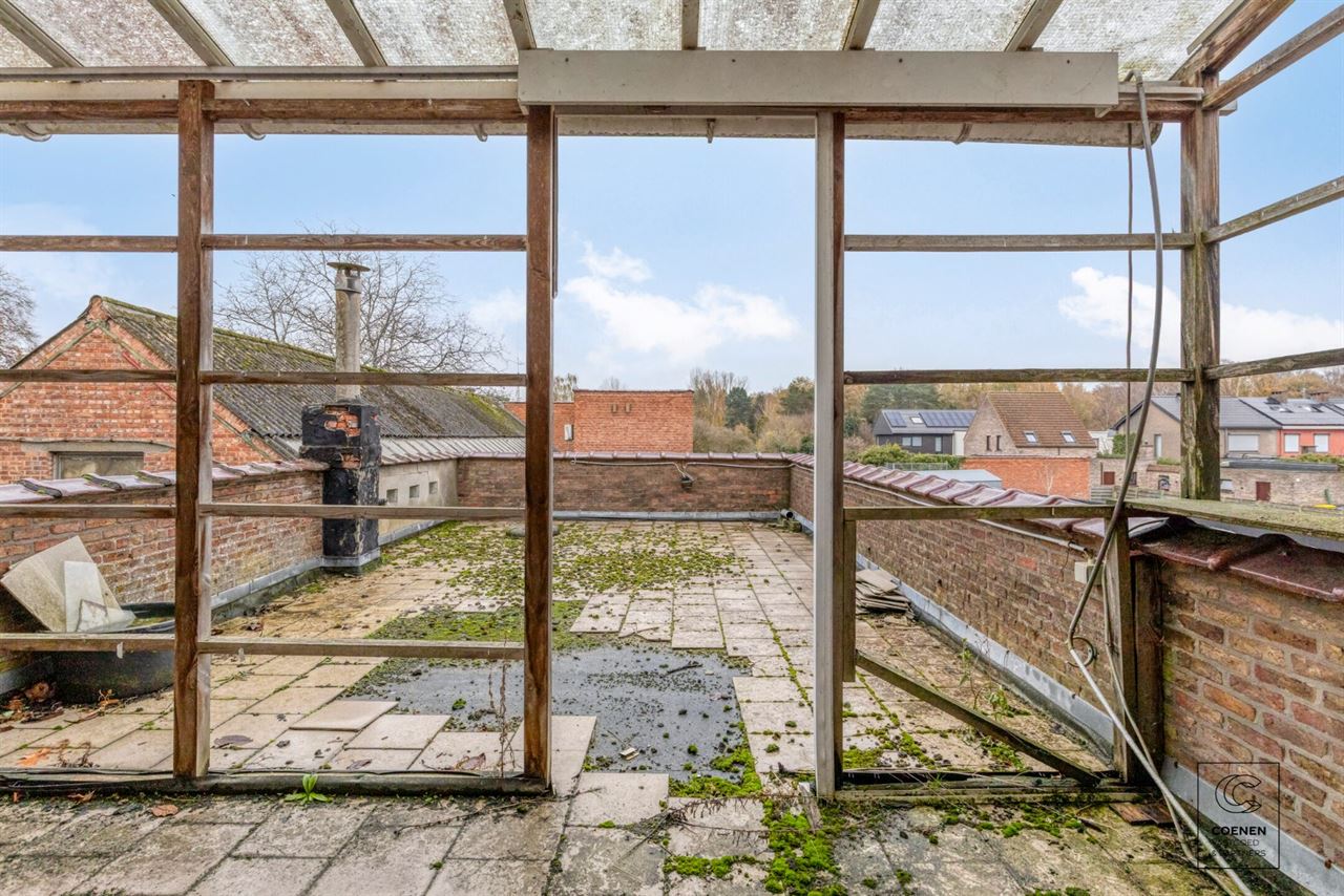 Te renoveren app. van ca. 120 m² op een gunstige ligging!