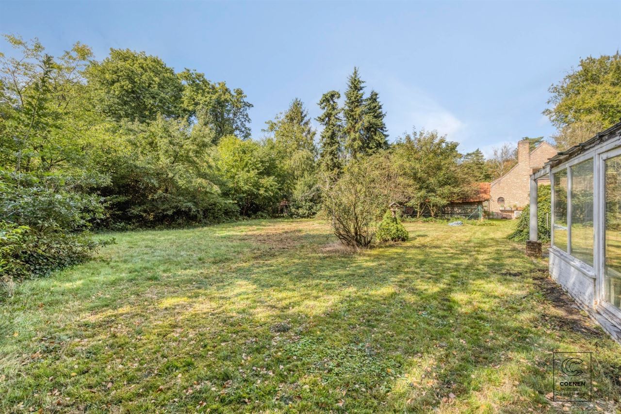 Prachtig perceel van 2682 m² met af te breken/te renoveren woning!
