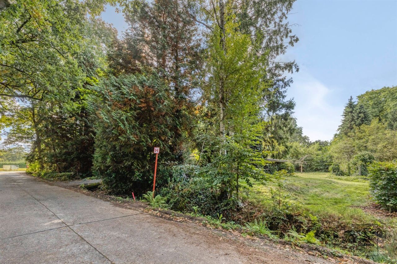 Prachtig perceel van 2682 m² met af te breken/te renoveren woning!