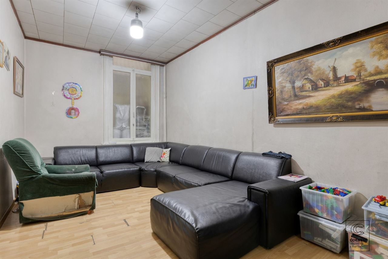 Te renoveren herenwoning met een bew. opp. van 248m²!
