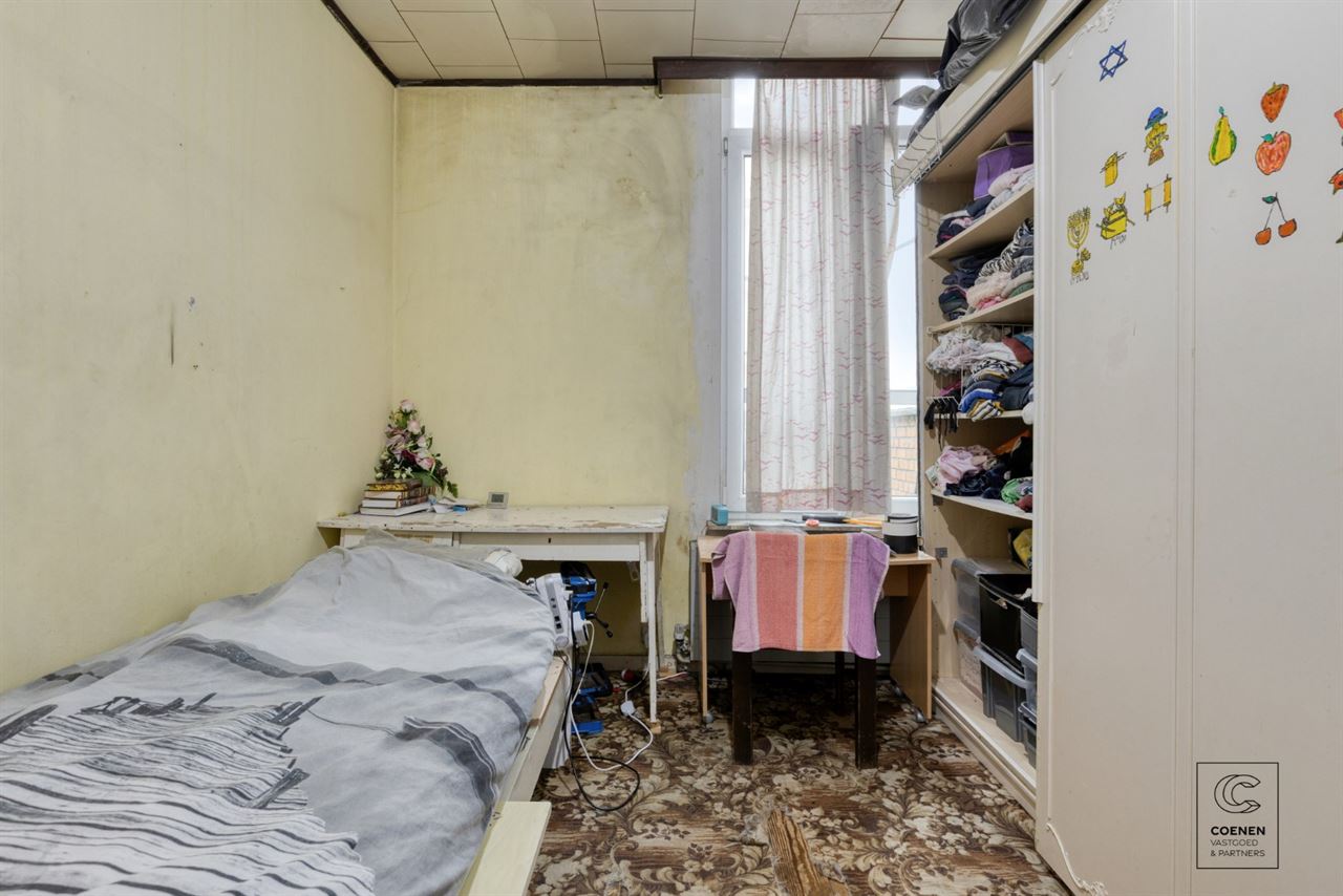 Te renoveren herenwoning met een bew. opp. van 248m²!