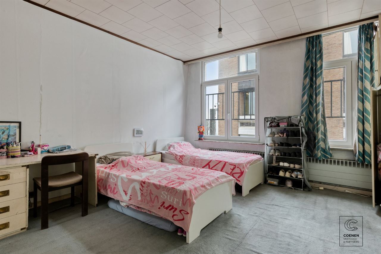 Te renoveren herenwoning met een bew. opp. van 248m²!