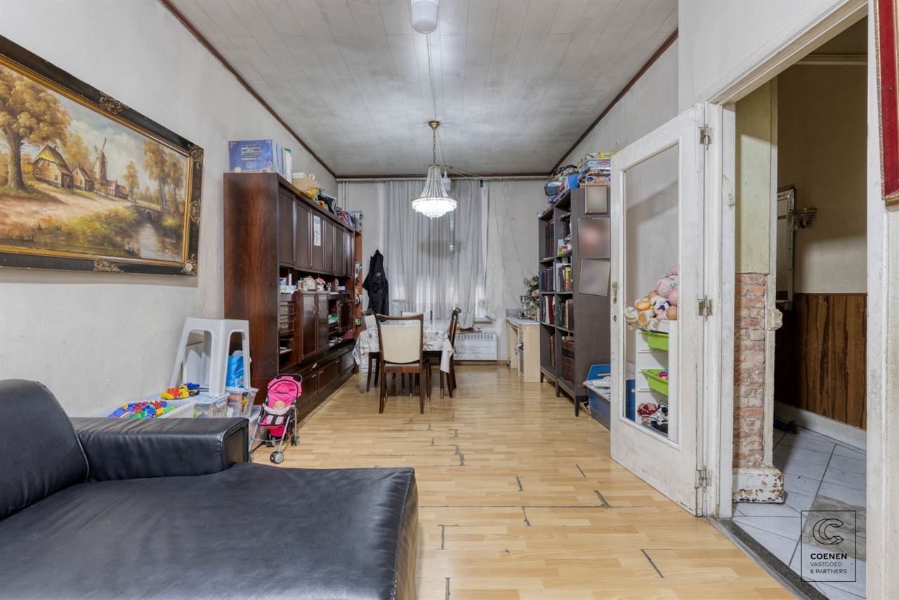 Te renoveren herenwoning met een bew. opp. van 248m²!