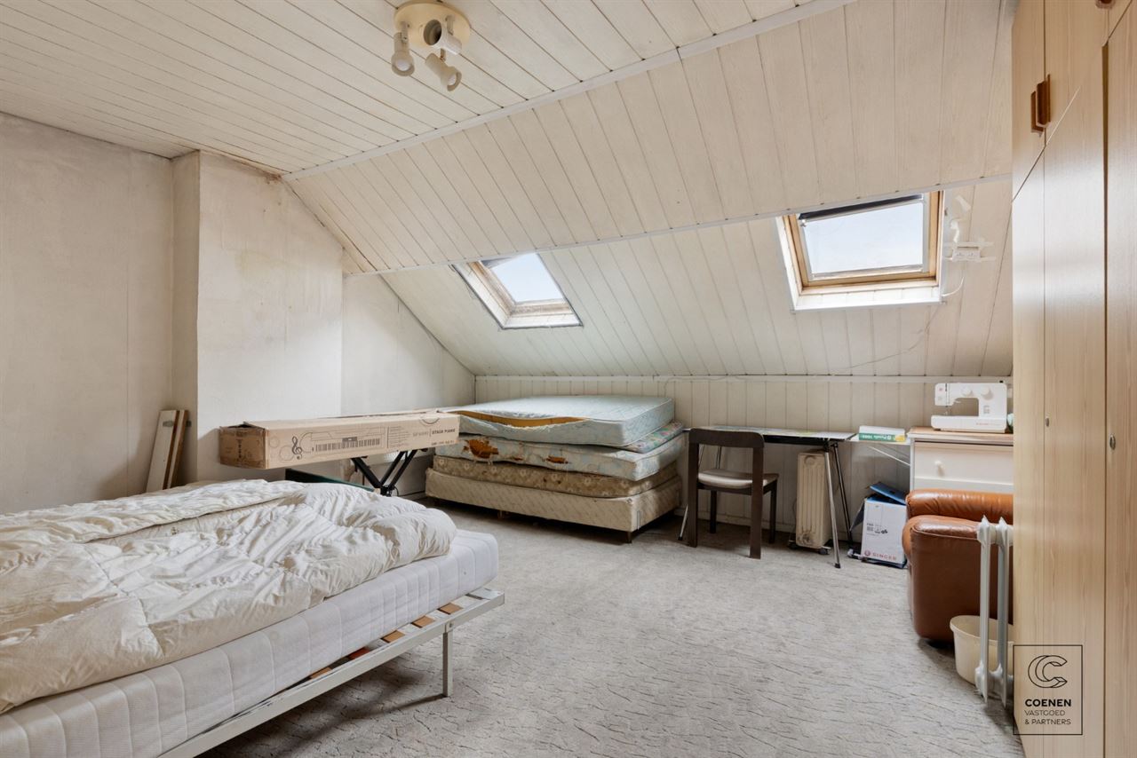 Te renoveren herenwoning met een bew. opp. van 248m²!