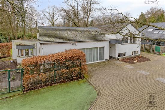 Lichtrijke en ruime villa van 338 m² met ingebouwd zwembad!