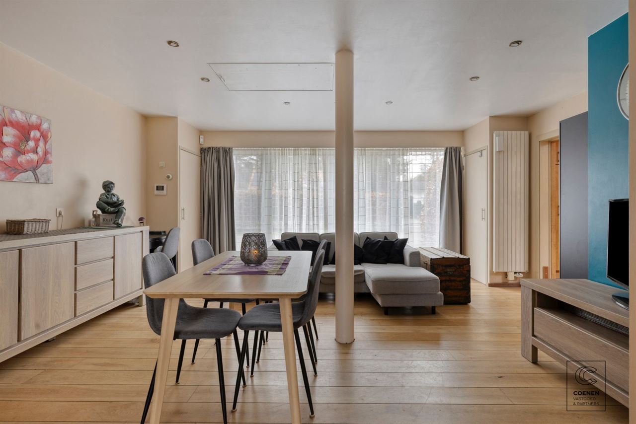 Lichtrijke en ruime villa van 338 m² met ingebouwd zwembad!