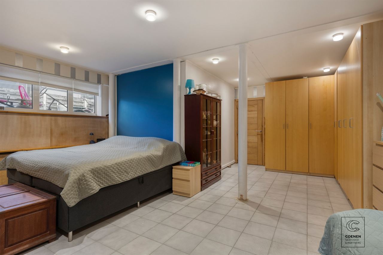 Lichtrijke en ruime villa van 338 m² met ingebouwd zwembad!