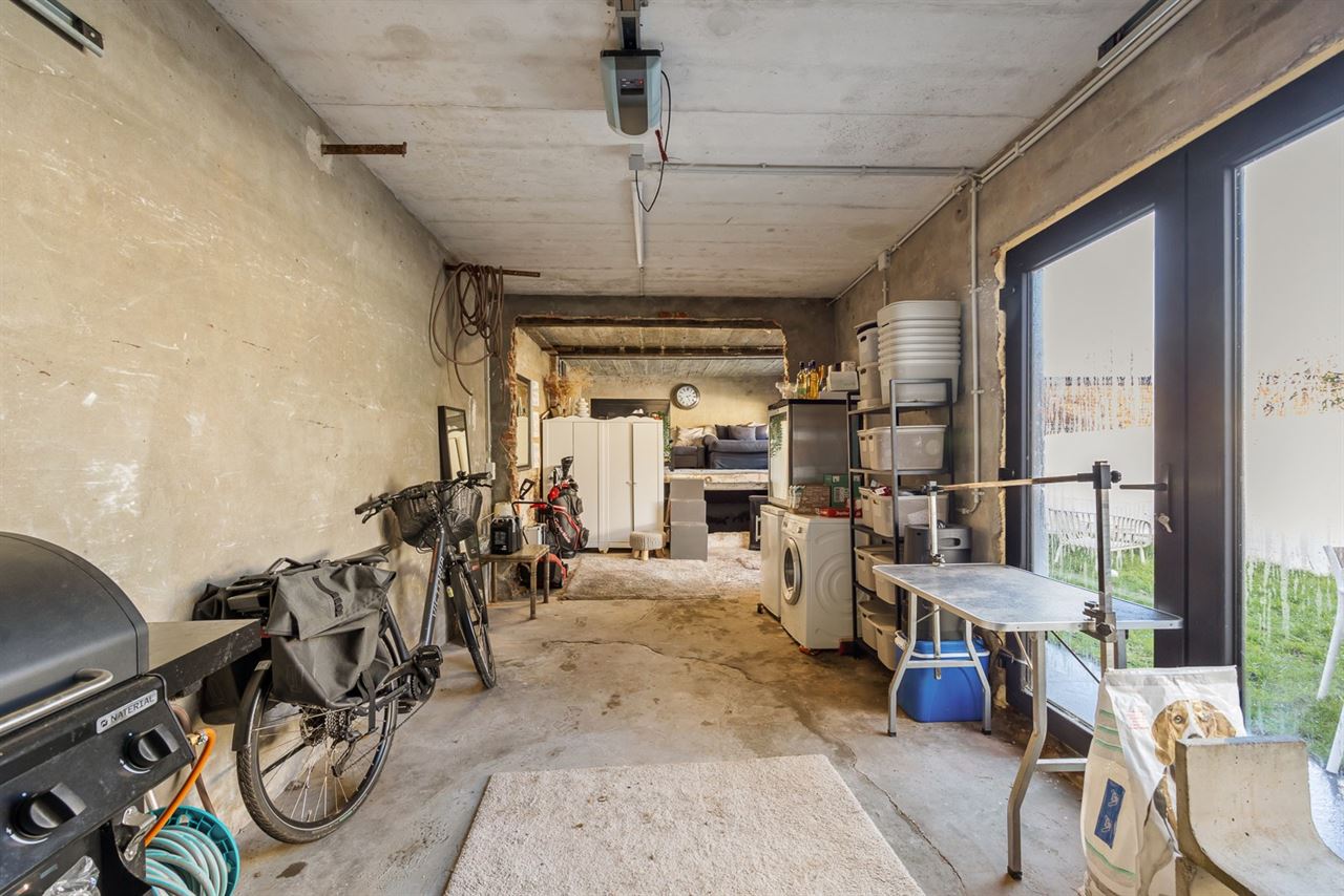 Instapklare woning met 3 slpk's op een TOPlocatie te Schoten!