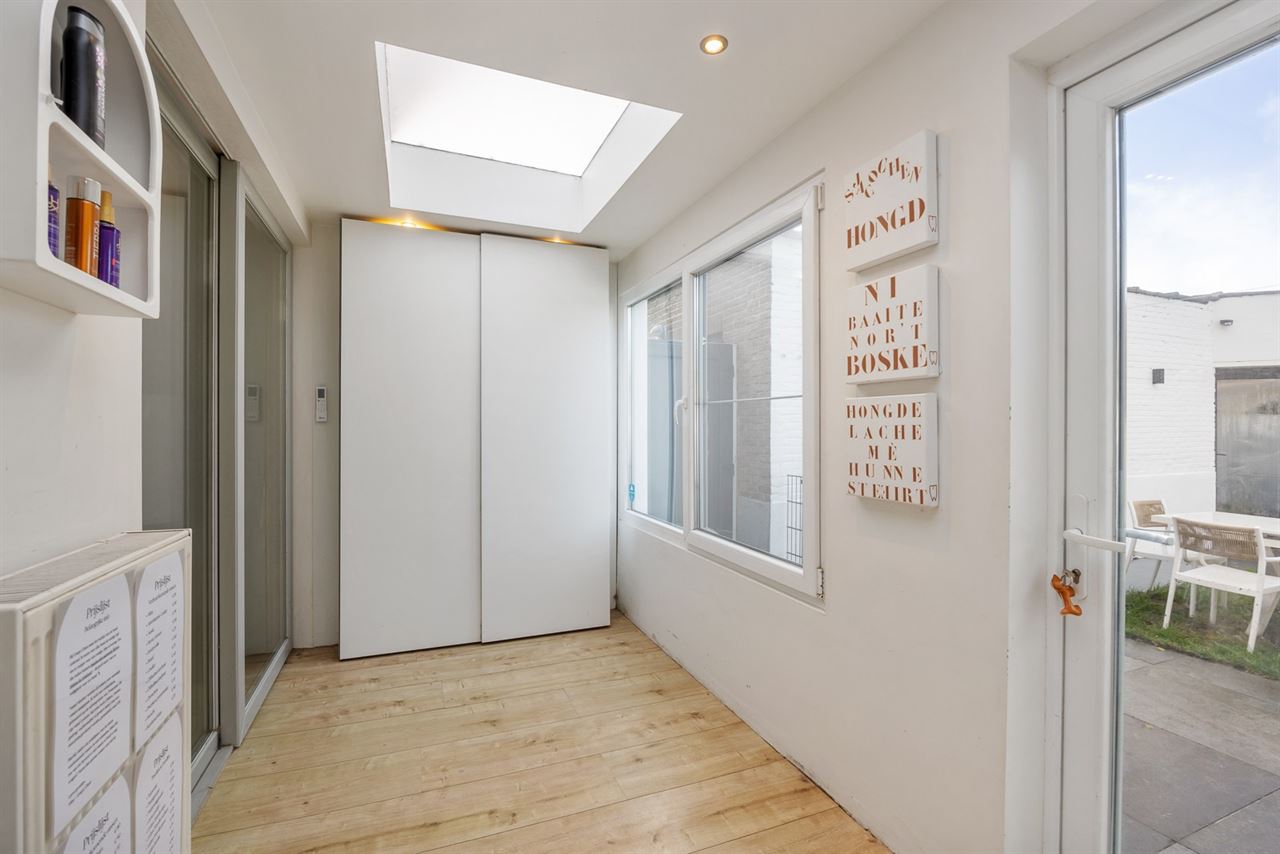 Instapklare woning met 3 slpk's op een TOPlocatie te Schoten!