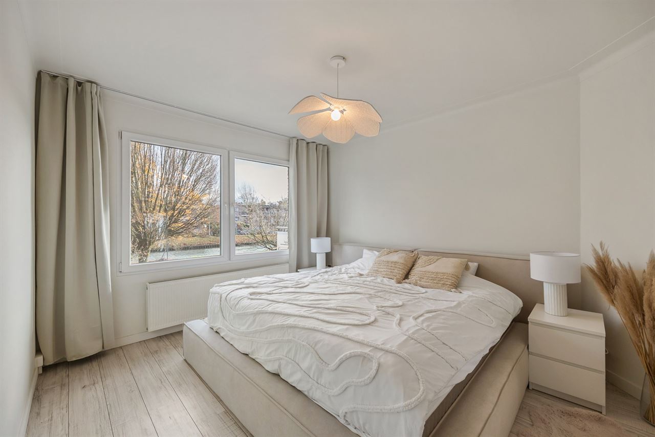 Instapklare woning met 3 slpk's op een TOPlocatie te Schoten!
