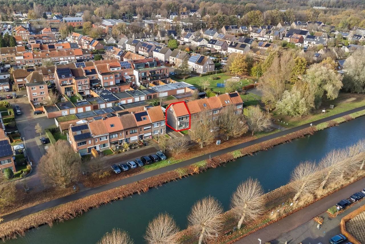 Instapklare woning met 3 slpk's op een TOPlocatie te Schoten!