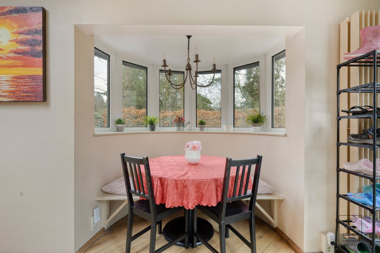 Lichtrijke en ruime villa van 338 m² met ingebouwd zwembad!