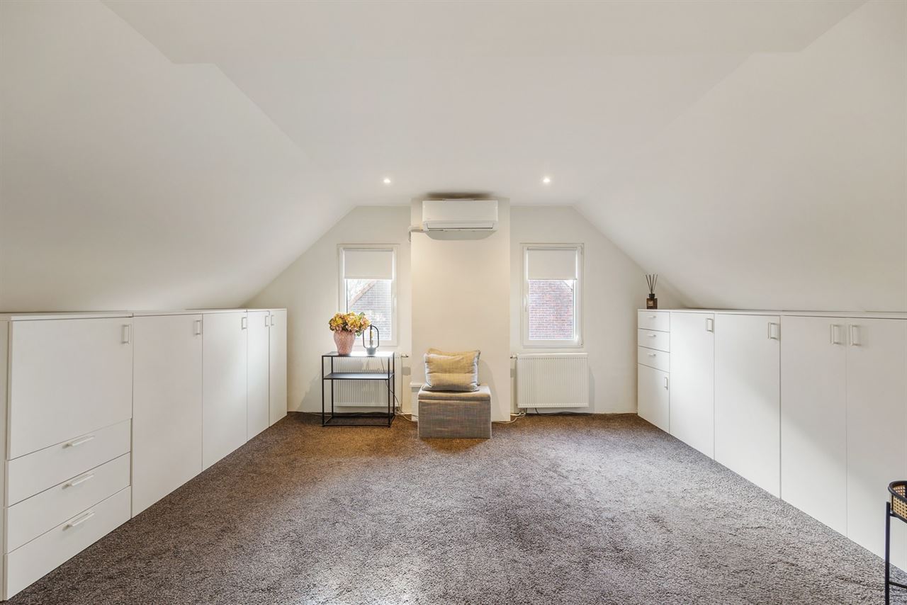 Instapklare woning met 3 slpk's op een TOPlocatie te Schoten!