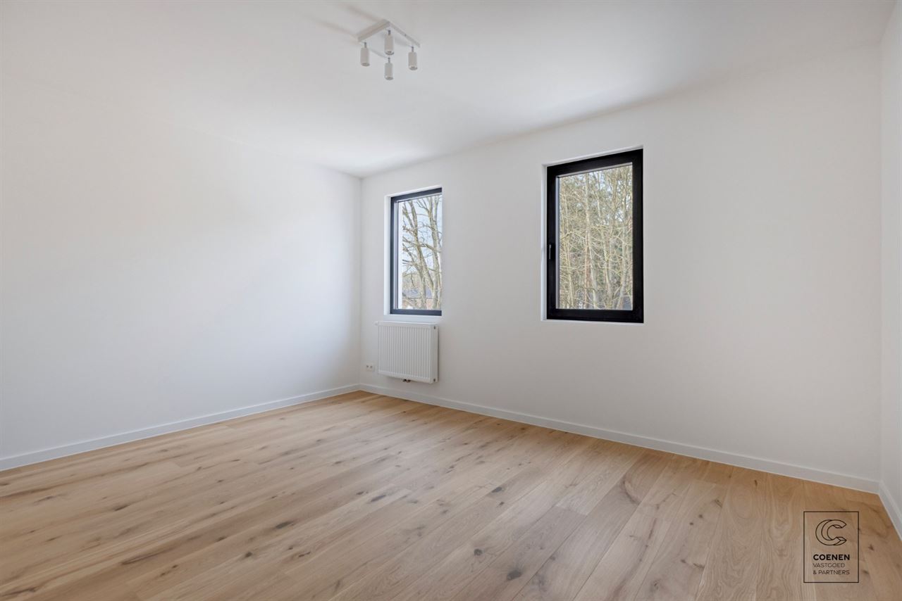 Prachtig gerenoveerde woning met 4 slpk's en riante tuin!
