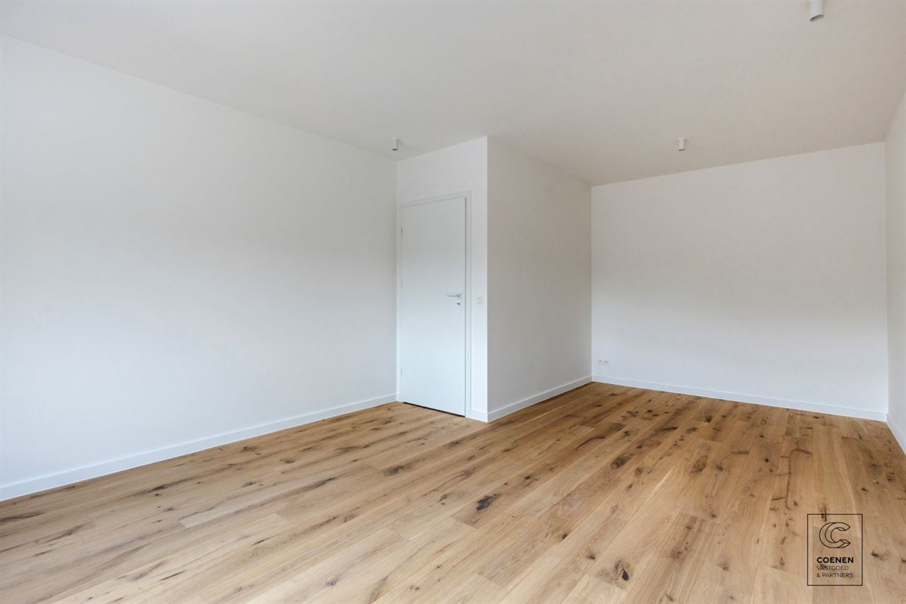 Prachtig gerenoveerde woning met 4 slpk's en riante tuin!