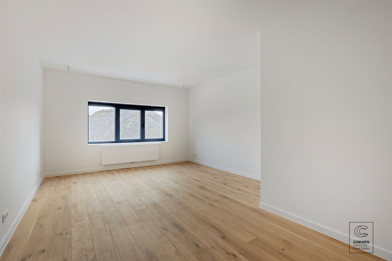 Prachtig gerenoveerde woning met 4 slpk's en riante tuin!