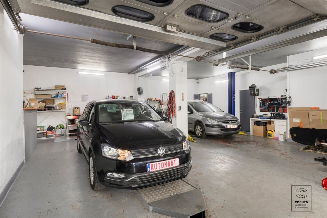 Commercieel pand/garage op uitstekende locatie te Deurne!
