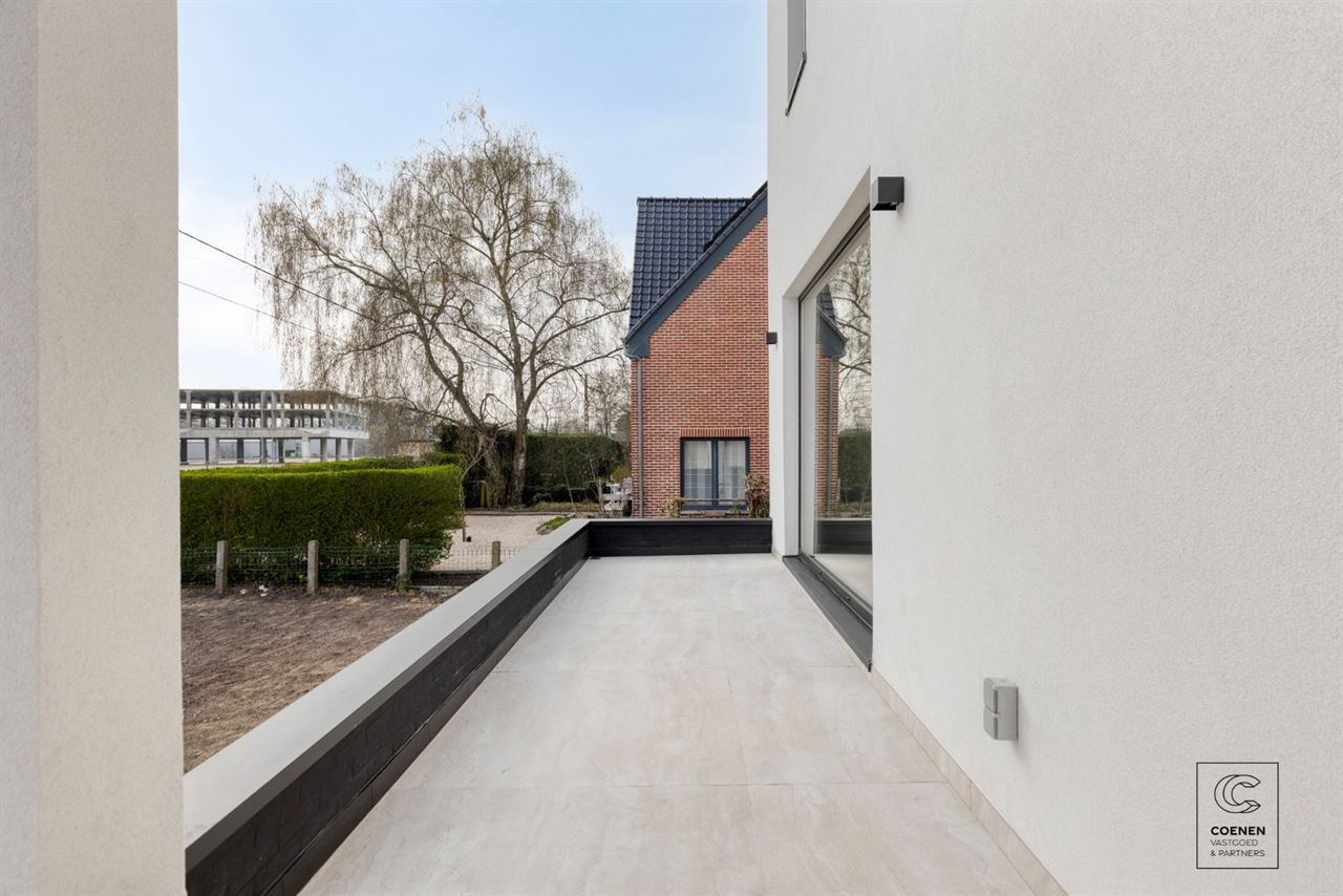 Prachtig gerenoveerde woning met 4 slpk's en riante tuin!