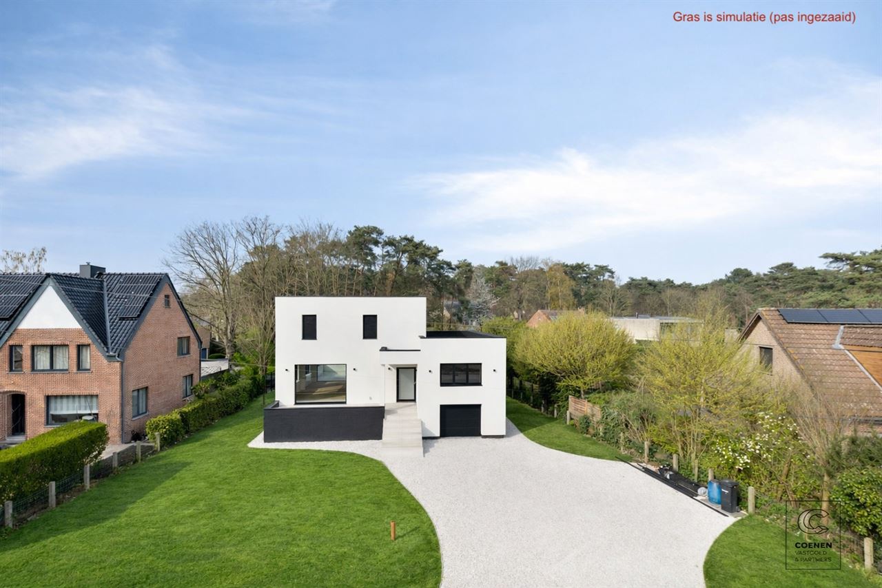 Prachtig gerenoveerde woning met 4 slpk's en riante tuin!