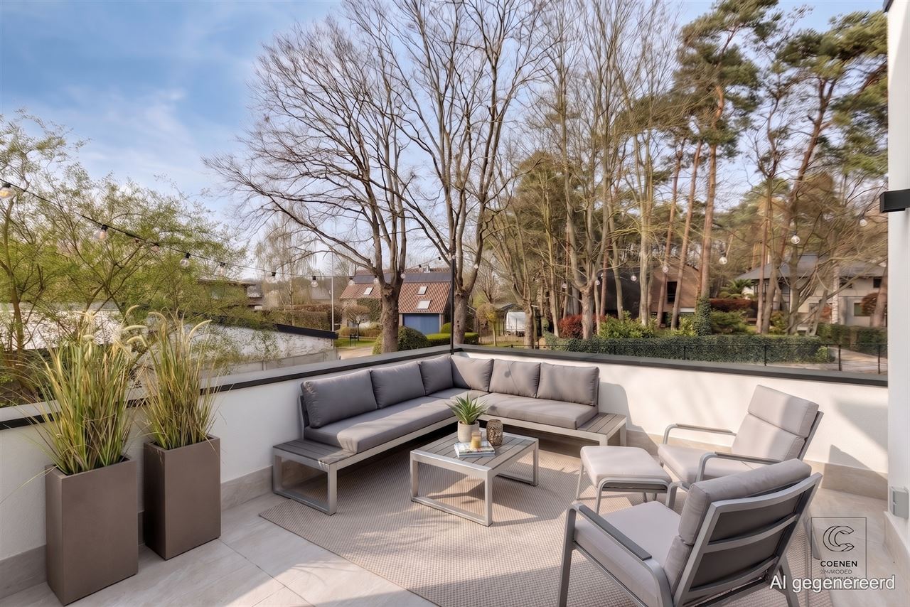 Prachtig gerenoveerde woning met 4 slpk's en riante tuin!
