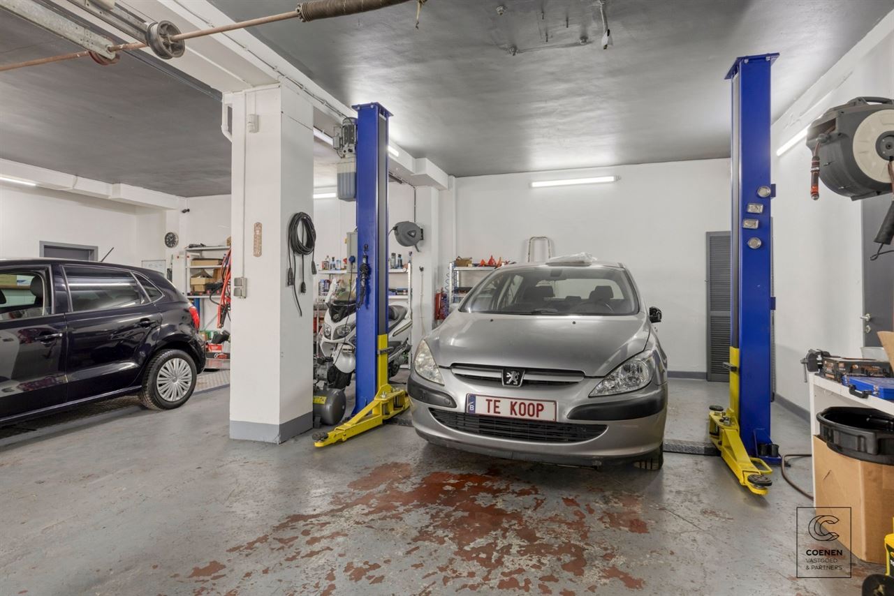 Commercieel pand/garage op uitstekende locatie te Deurne!