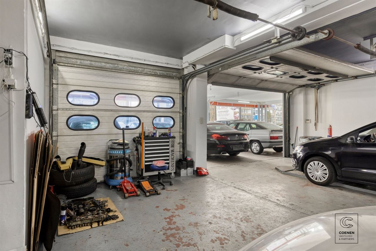 Commercieel pand/garage op uitstekende locatie te Deurne!