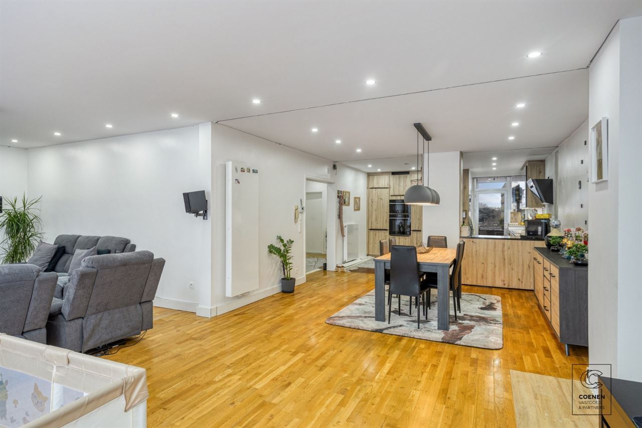 Ruim, lichtrijk app. van 124 m² en 2 slpk's te Antwerpen!