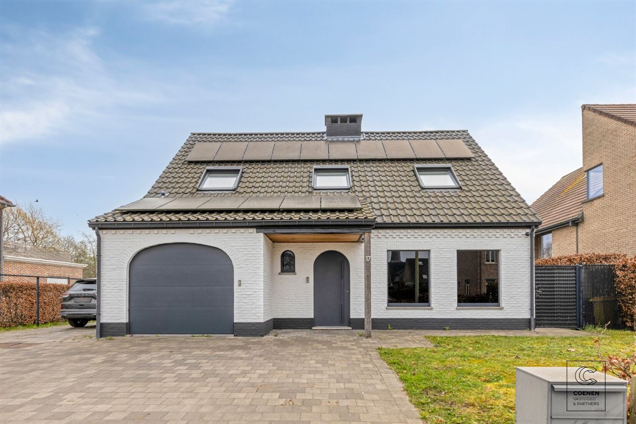 Instapklare woning met 5 slpks, tuin met zwembad te Oelegem!