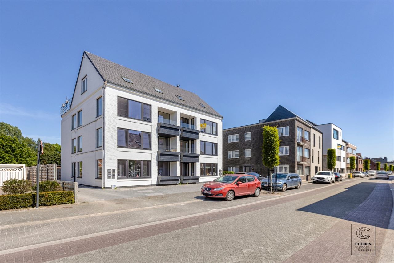 Instapklaar, recent gerenoveerd dakapp. van 55 m² te Geel!