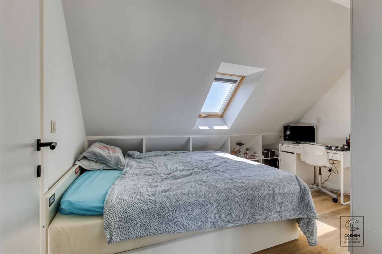 Instapklaar, recent gerenoveerd dakapp. van 55 m² te Geel!
