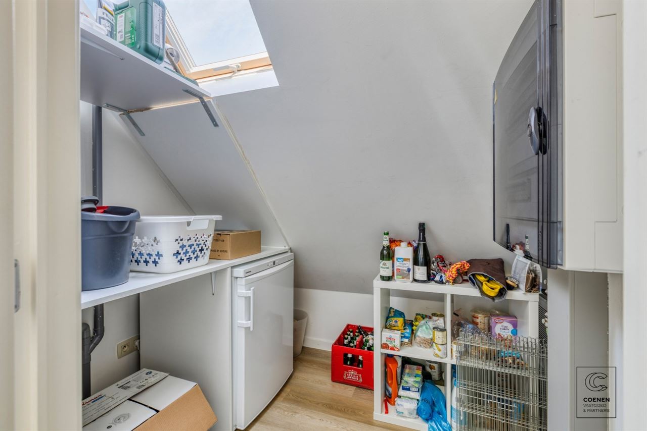 Instapklaar, recent gerenoveerd dakapp. van 55 m² te Geel!