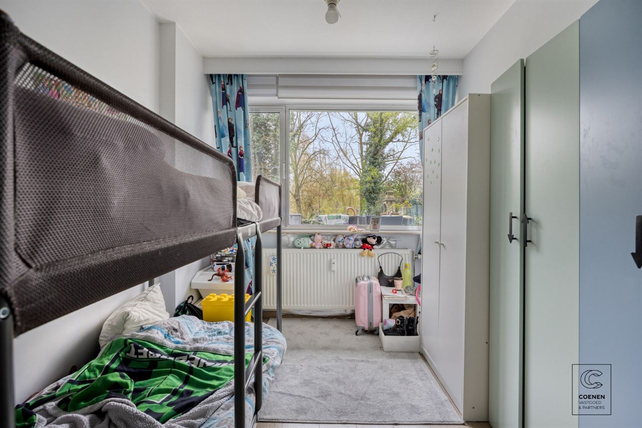 Ruim app met 3 slpk, staanplaats en schitterende tuin te Merksem!