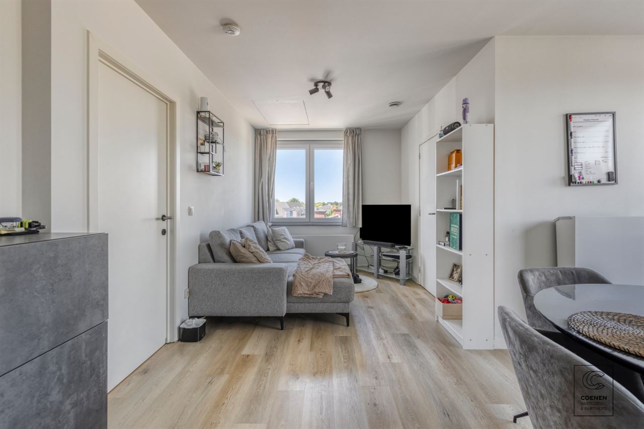Instapklaar, recent gerenoveerd dakapp. van 55 m² te Geel!