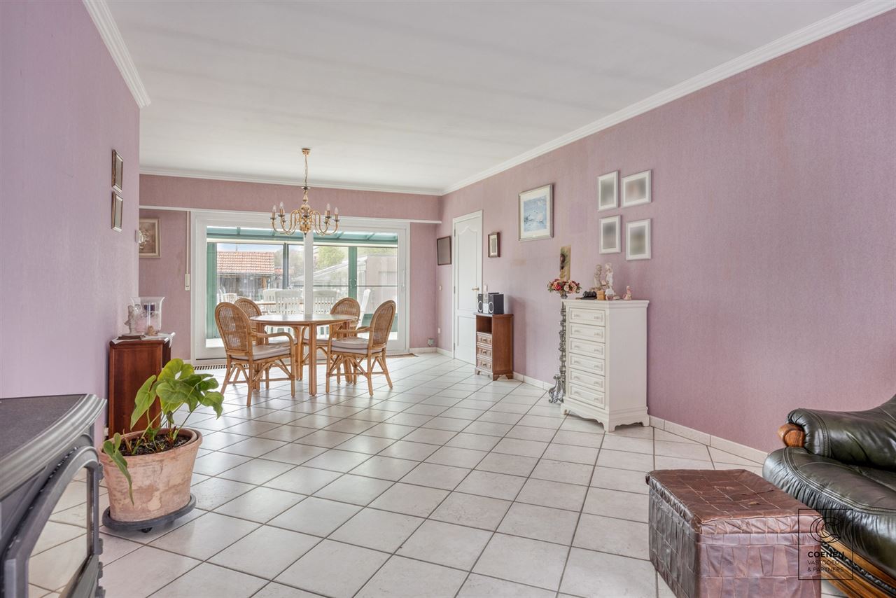 Charmante gezinswoning van 196 m², 3 slpks en 3 garages!