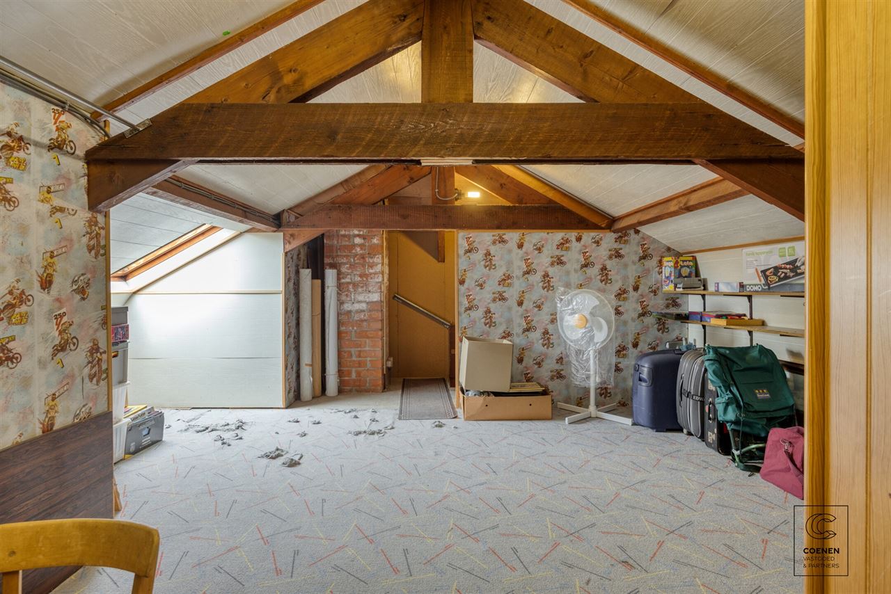 Charmante gezinswoning van 196 m², 3 slpks en 3 garages!