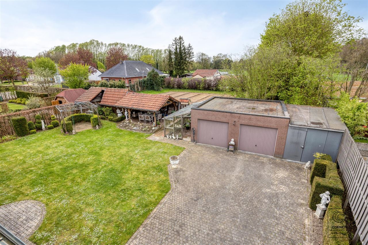 Charmante gezinswoning van 196 m², 3 slpks en 3 garages!