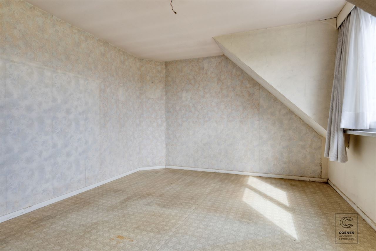Te renoveren woning met 2 slpk op absolute toplocatie