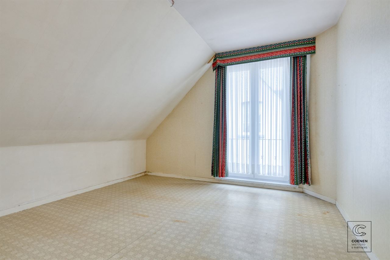 Te renoveren woning met 2 slpk op absolute toplocatie