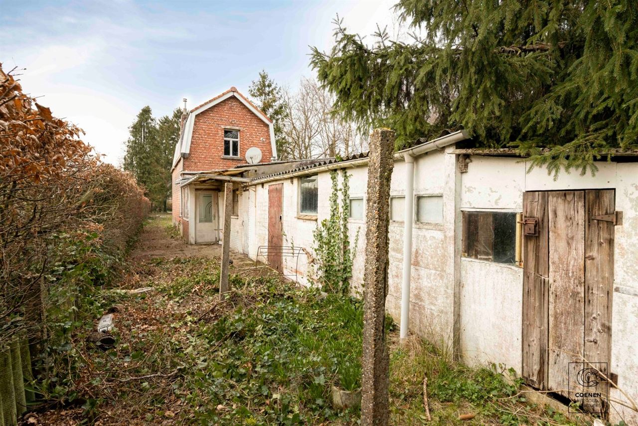 Volledig te renoveren woning op top ligging te Brasschaat!