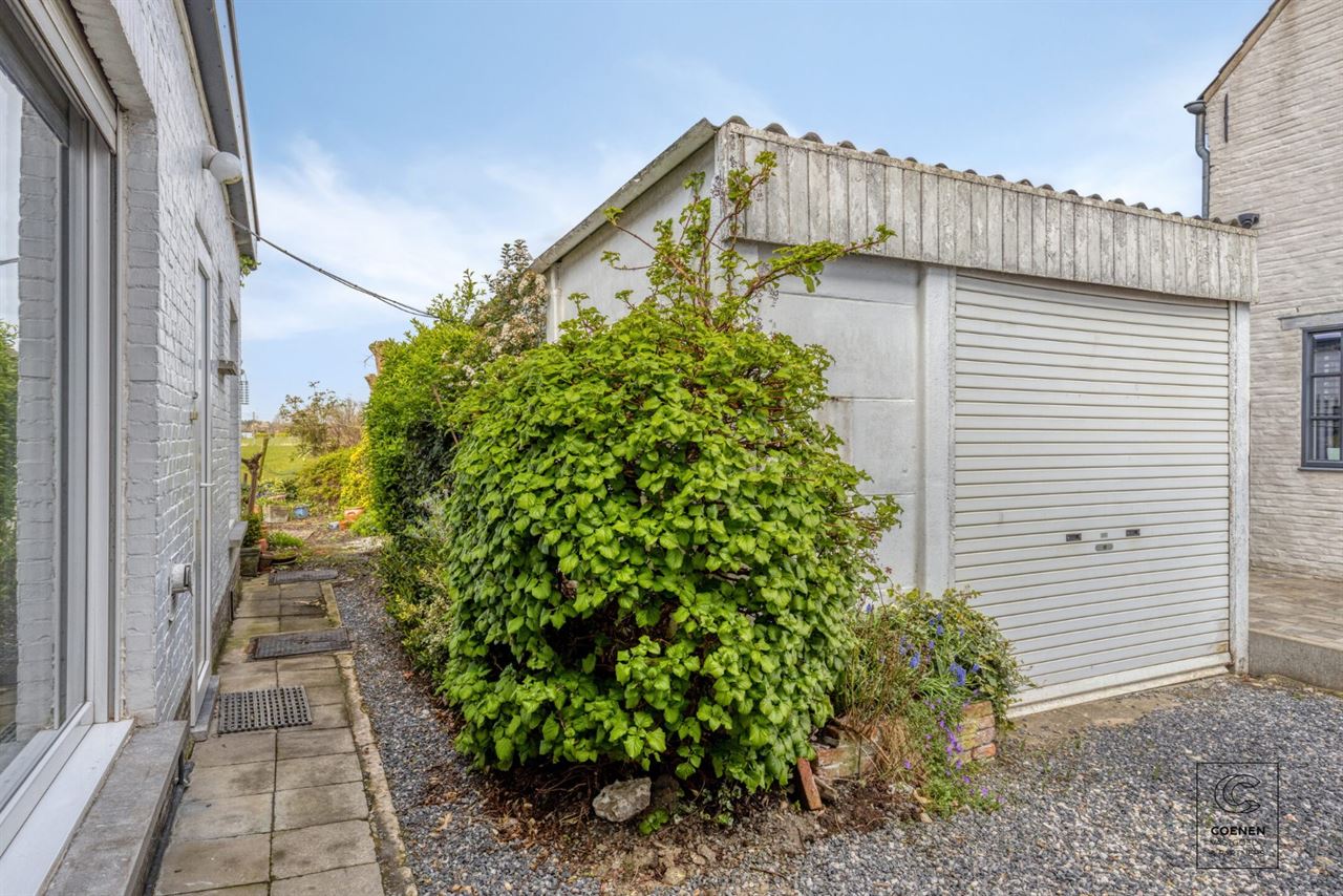 Te renoveren woning met 2 slpk op absolute toplocatie
