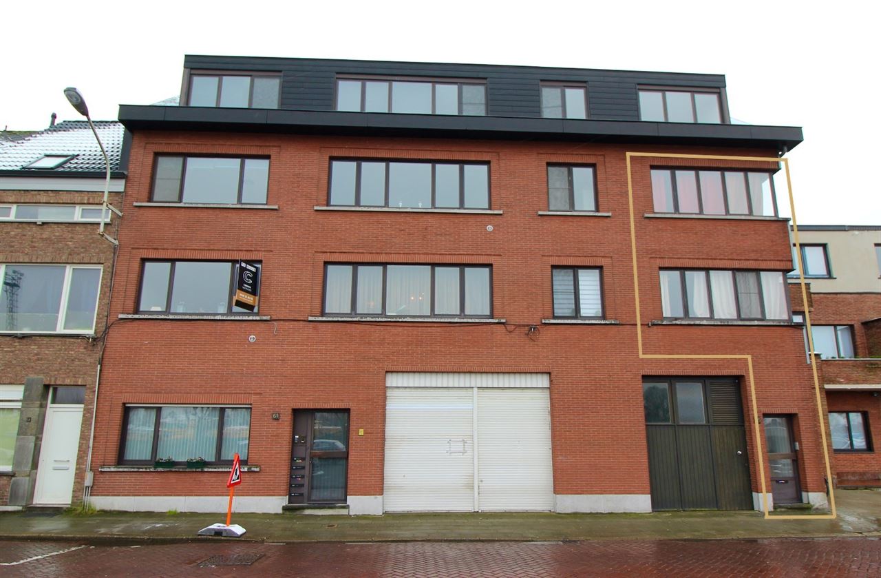 Ruim duplex-appartement met 1 slpk en bew. opp. van 70 m² op centrale ligging te Lier!
