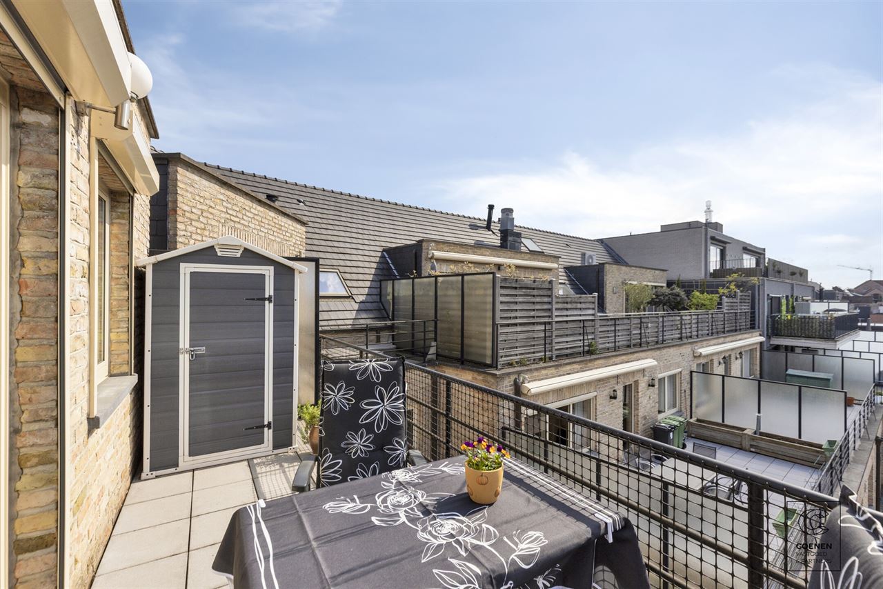 Instapklaar appartement met zonnig terras te Brecht!