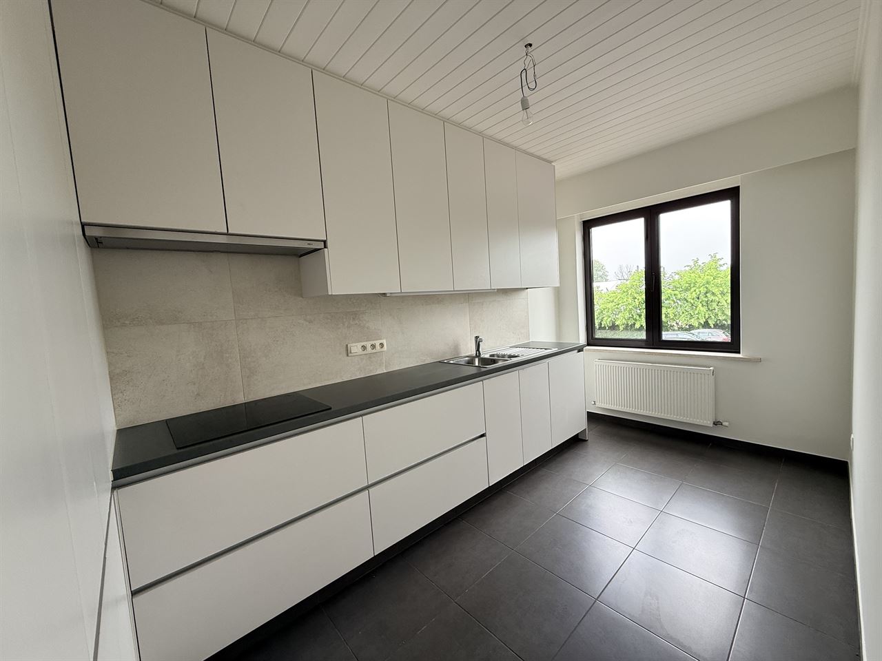 Ruim appartement met 2 slpk's en bew. opp. van 92 m² op centrale ligging te Lier!